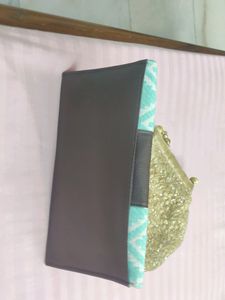 An Ikkat Ladies Wallet  With Multiple Pockets
