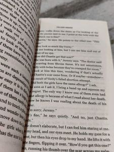 Famous Thriller Book VERITY by Colleen Hoover