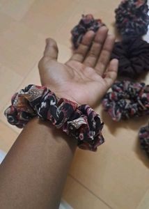 5 Piece New Scrunchies