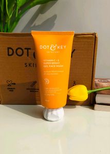 Dot & Key Vitamin C Face Wash