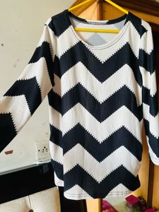 Black &amp; White Print Top