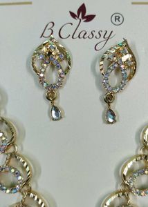 Price Drop Golden Necklace With Multicolour Stone