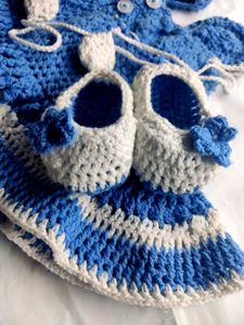 New Woolen Crochet Frock And Shoes For Baby Girl
