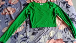 Fitted Crop Top🍀