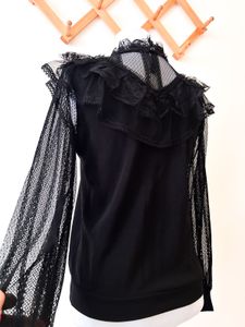 LACE TOP