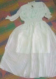 Elegant Flowing Midi Dress