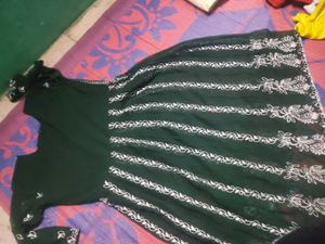 Elegant Green Embroidered Kurta