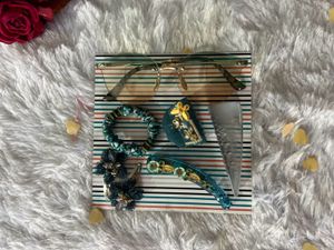 Women Gift Hamper🩵