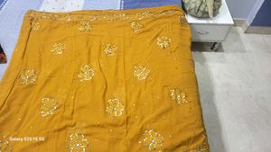 ⭐️Elegant Yellow Saree with blouse ⭐️