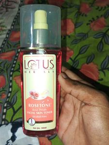 Lotus Herbals Rosetone ✨