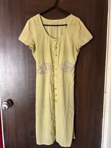 Elegant Embroidered Button-Down Dress ☀️💛