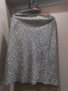 Black And White Floral Print Skirt