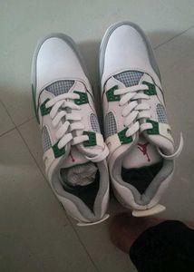 Air Jordan 4 Retro Pine Green