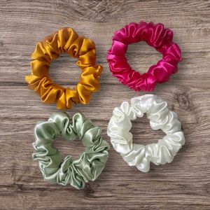 Set Of 4 Scrunchies