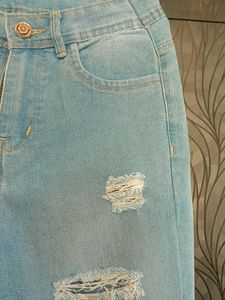 Blue Boyfriend&#39;s Jeans
