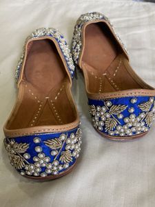 Blue Embellished Juttis