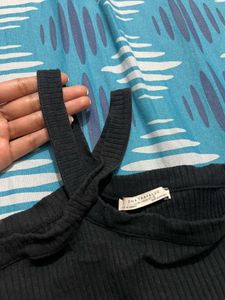 Black Off-Shoulder Top - M