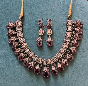 AD STONE NECKLACE SET