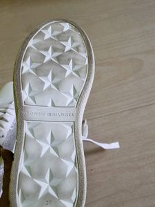 SALEl- Tommy Hilfiger converse