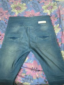 Stylish High-Waisted Jeans