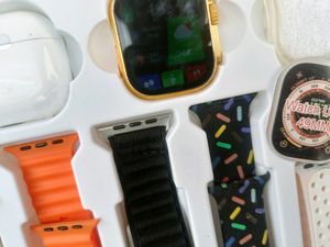 Smartwatch With Earphone And Lot Of Straps