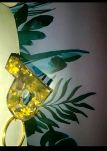 Resin Initial &#39;P&#39; Keychain with Dried Flowers