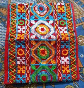 Handcrafted Embroidered Purse – Vibrant Tradition