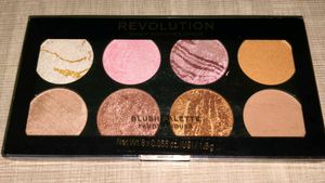 REVOLUTION Blush Palette