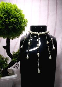 Korean Style Pearl Drop Necklace | Bold &amp; Asthetis