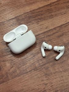 Original AirPods Pro 1st Generation With Box Used
