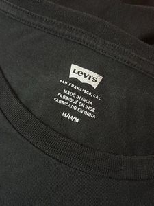 Levi's Graphic Tee