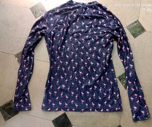 girl (gap ) M size t shirt