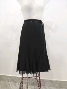 Chic Black Midi Skirt