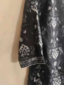 Black &amp; White Floral Tunic