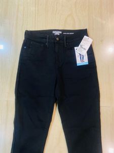 Levis( Denizen) Black high rise skinny fit