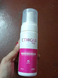 ethiglo lightening serum and facewash comb