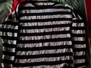 ROADSTER Women's Black & Off-White Stripped Top