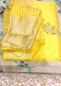 With Blouse Sahit Saree
