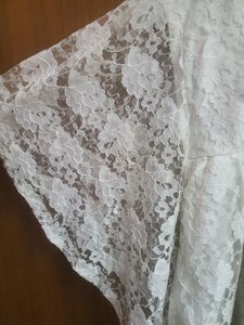 ✨️✨️Price DROP✨️✨️White Lace Top
