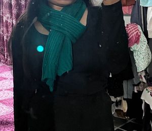 Women Knitted Green Muffler