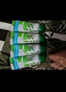 (4)Everyuth Neem Face Wash