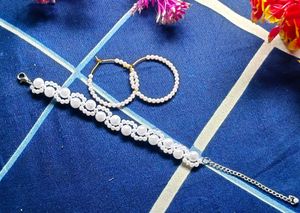 Pearl earrings and bracelet an