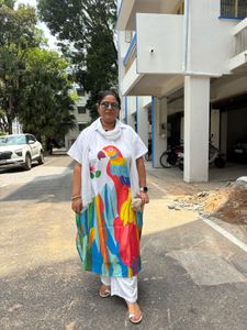 Kaftaan Kurta With Amazing Parrot Graphic