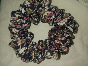 Floral Print Scrunchie(Large )