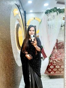 🔥New Trending Secqunce Wark Black Sarre 💕