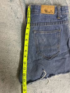 Wan li Distressed Denim Shorts