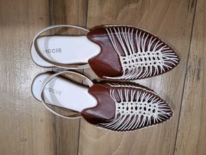 Handcrafted Ethnic Flats By Mochi