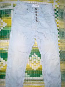 USA Jeans at Local Prices – Grab Yours!”