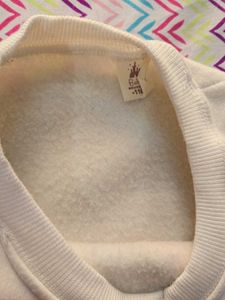 White Fleece Top (Like new) 🆕 PLS DONT BARGAIN