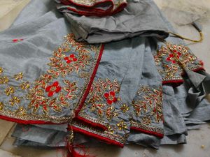 Elegant Embroidered Saree With Blouse